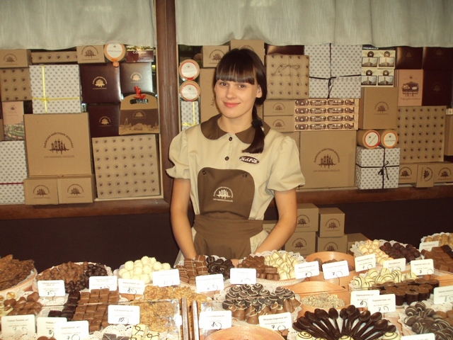 Тетяна, продавець шоколаду