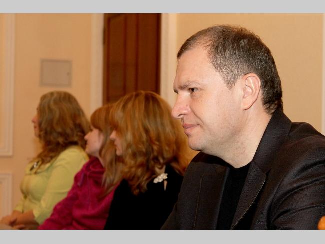 Суспільне чернигов телеграм. Зайди в телеграмм. Магазин телеграмм бот наркотики. Обстрелянное здание. Чернигов после обстрела.