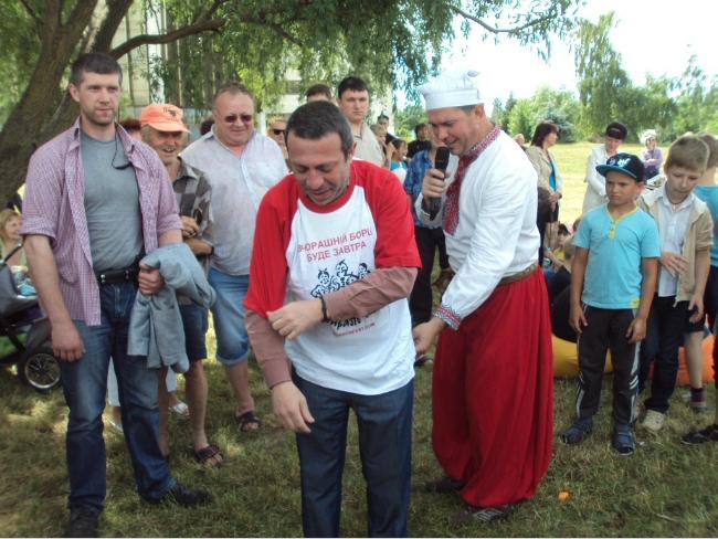 чернигов жители. фото геннадия корбан и его семьи дети. чернигов число жителей. в медногорске простились с погибшими. фото с жителями в чернигов.